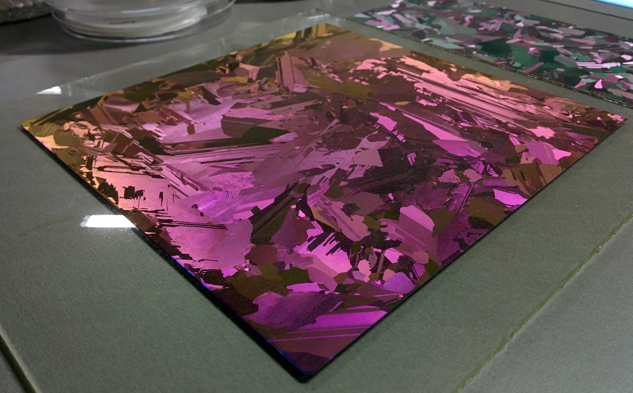 Multicrystalline silicon wafer with iridescent silicon-nitride thin film